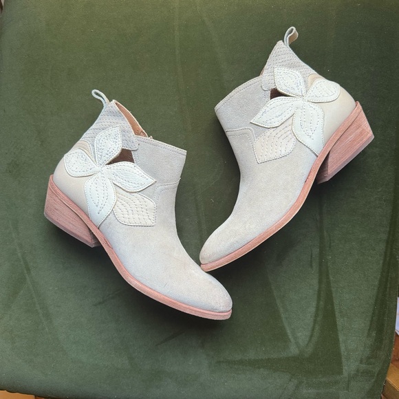 Frye Shoes - Frye Farrah Floral Suede Booties, Sz 9.5, NWT